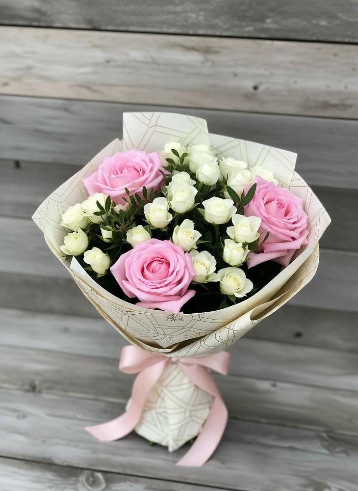 Букет цветов из: Розы в Греческом