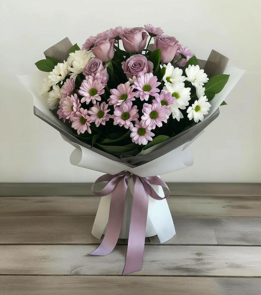 Букет цветов из: Хризантемы и Розы в Греческом