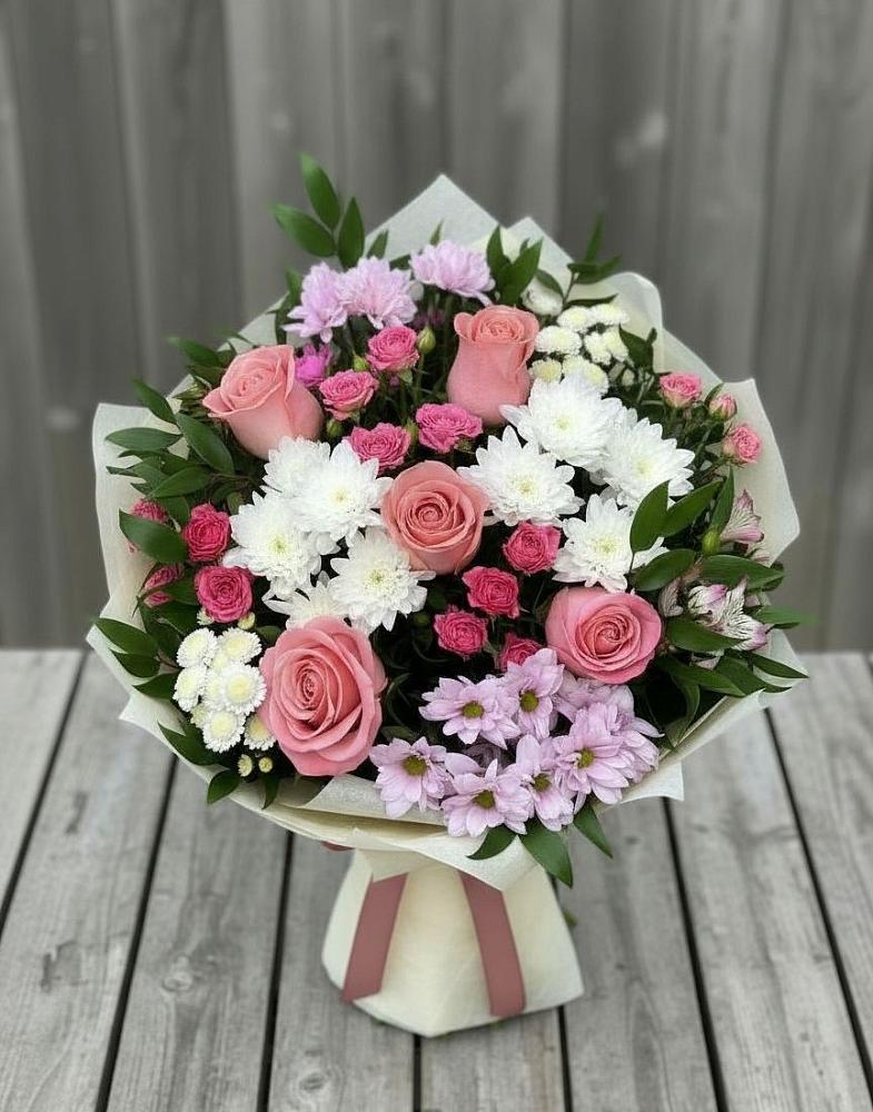 Букет цветов из: Альстромерии, Гвоздики, Розы и Хризантемы в Греческом