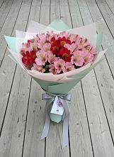 Букет цветов из:  Альстромерии в Греческом
