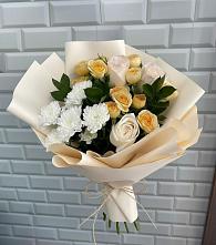 Букет цветов из:  Розы и Хризантемы в Греческом