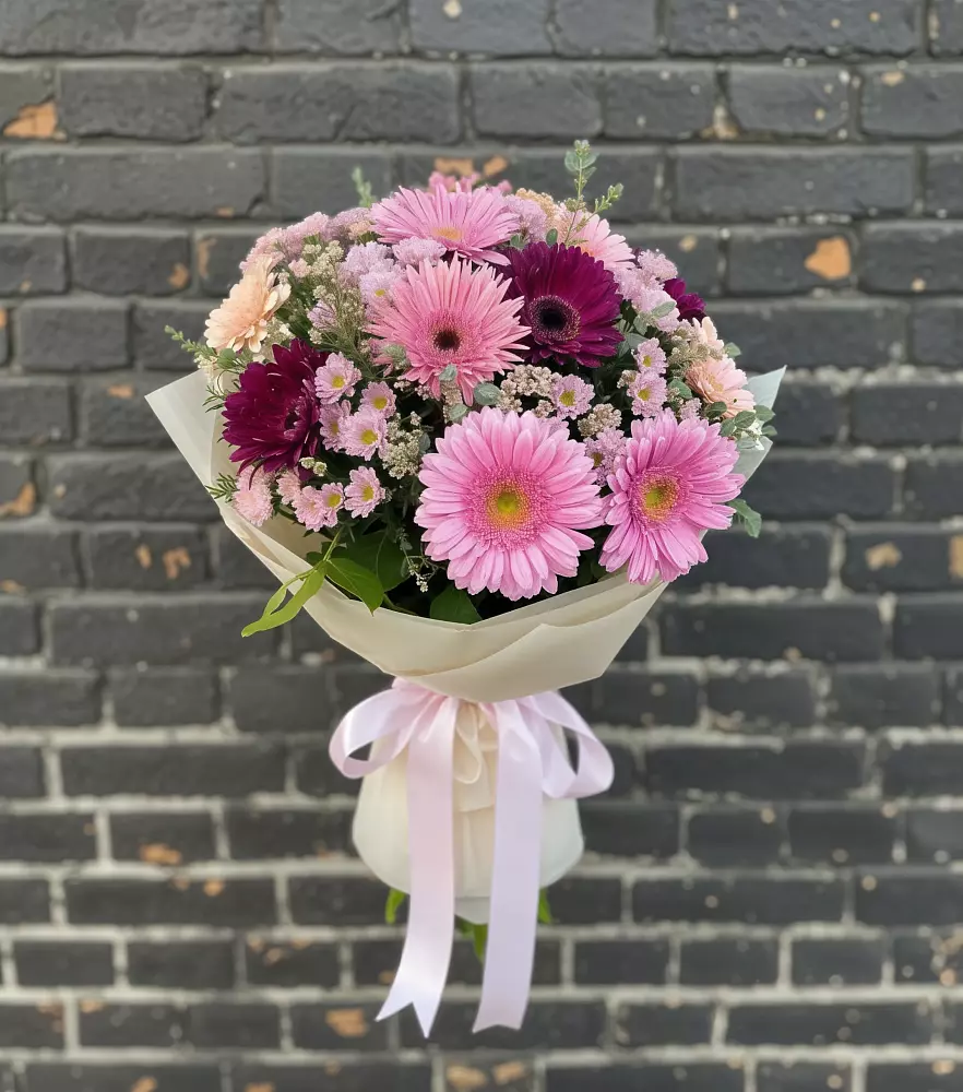 Букет цветов из: Герберы и Хризантемы в Греческом