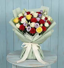 Букет цветов из:  Розы в Греческом
