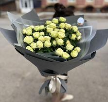 Букет Белые кустовые розы Солинеро в Греческом