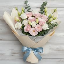 Букет цветов из:  Лизиантусы в Греческом