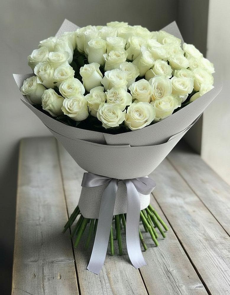 Букет 35 Белых роз в Греческом