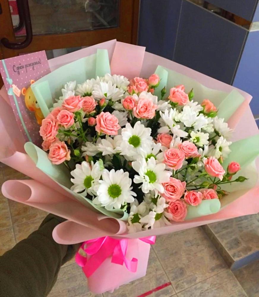 Букет цветов из: Розы и Хризантемы в Греческом