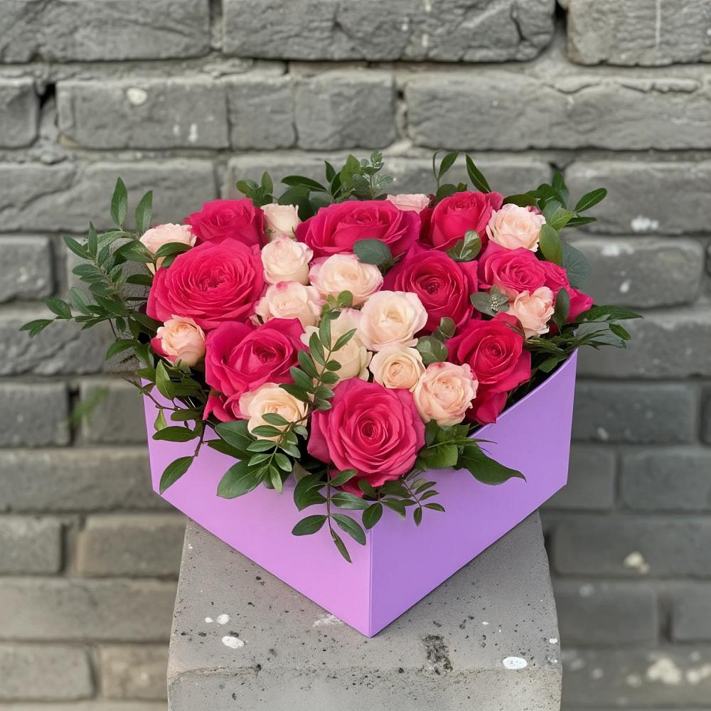 Цветочная композиция из Розы в коробке в Греческом