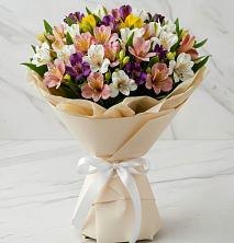 Букет цветов из:  Альстромерии в Греческом