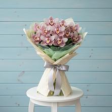 Букет цветов из:  Орхидеи и Розы #REPLACE_PRED# Греческом