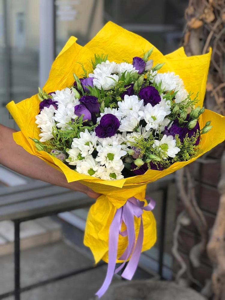 Букет цветов из: Ирисы, Хризантемы и Ромашки в Греческом