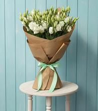 Букет цветов из:  Лизиантусы в Греческом