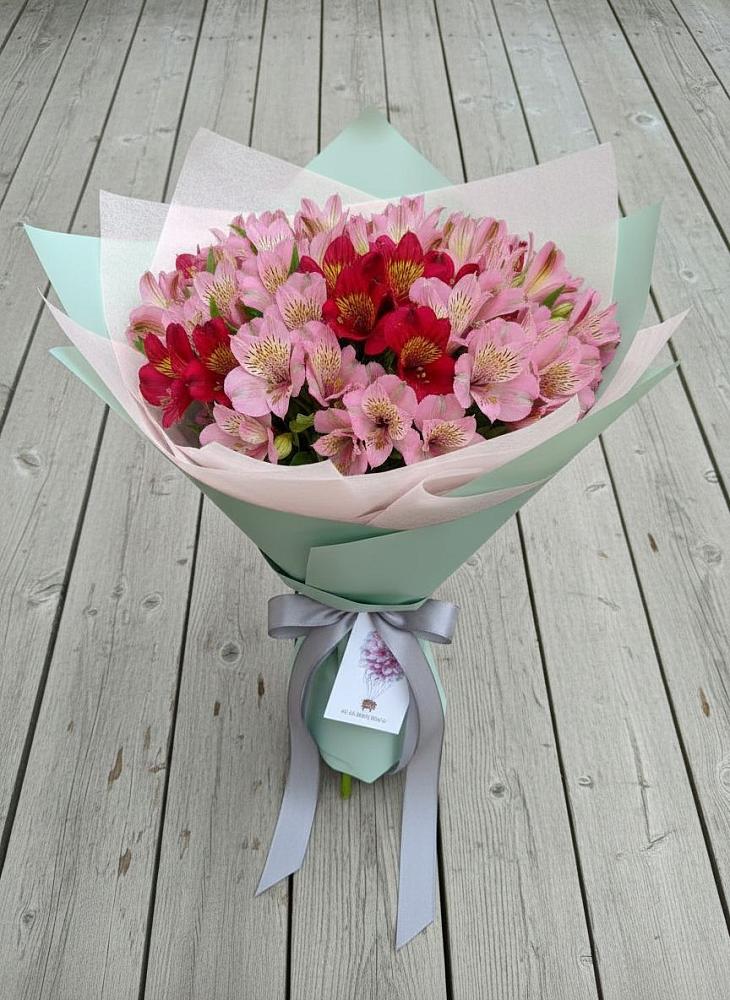 Букет цветов из: Альстромерии в Греческом