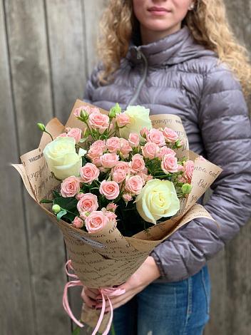 Букет цветов из: Розы в Греческом