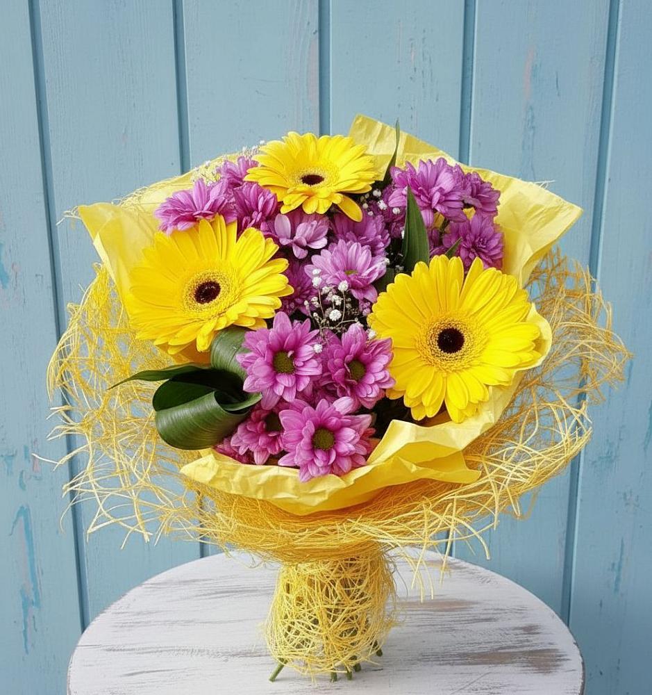 Букет цветов из: Хризантемы и Герберы в Греческом