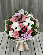 Букет цветов из:  Альстромерии, Гвоздики, Розы и Хризантемы в Греческом
