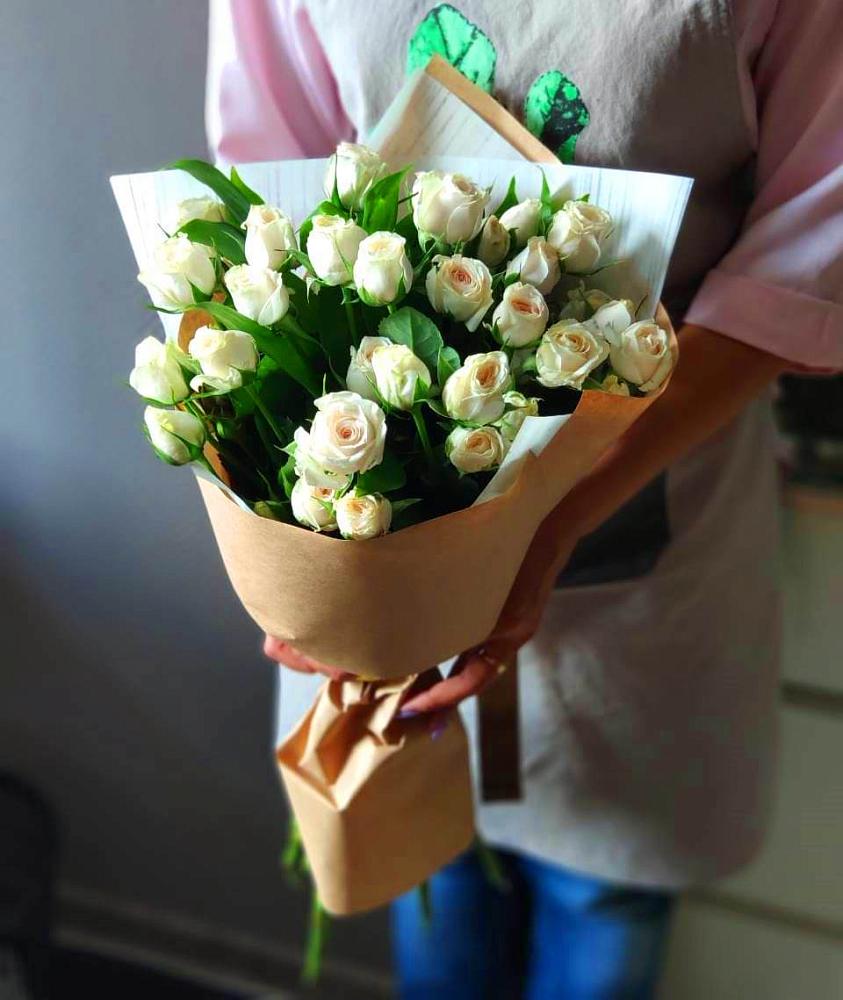 Букет цветов из: Розы в Греческом