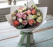 Букет цветов из:  Розы, Лизиантусы и Гвоздики в Греческом