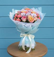 Букет цветов из:  Хризантемы и Розы в Греческом