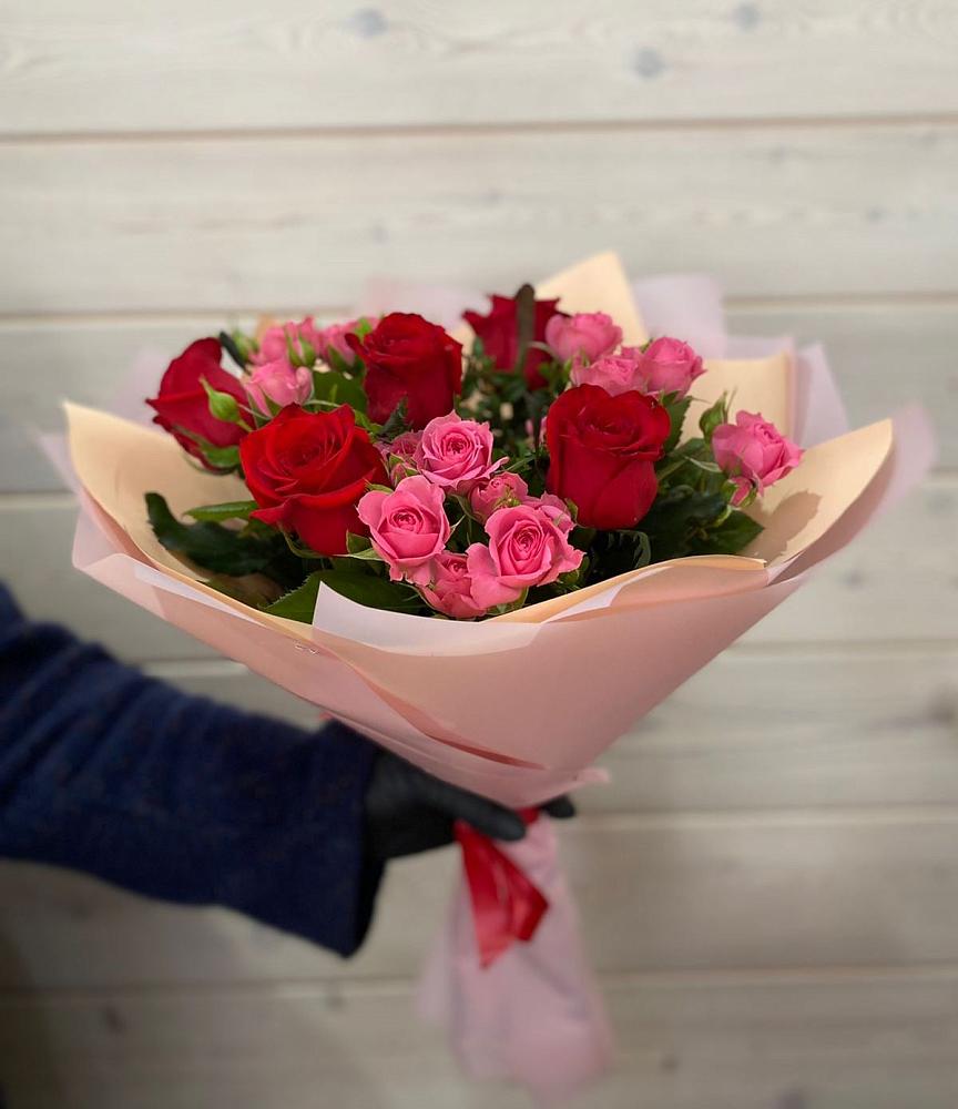 Букет цветов из: Розы в Греческом