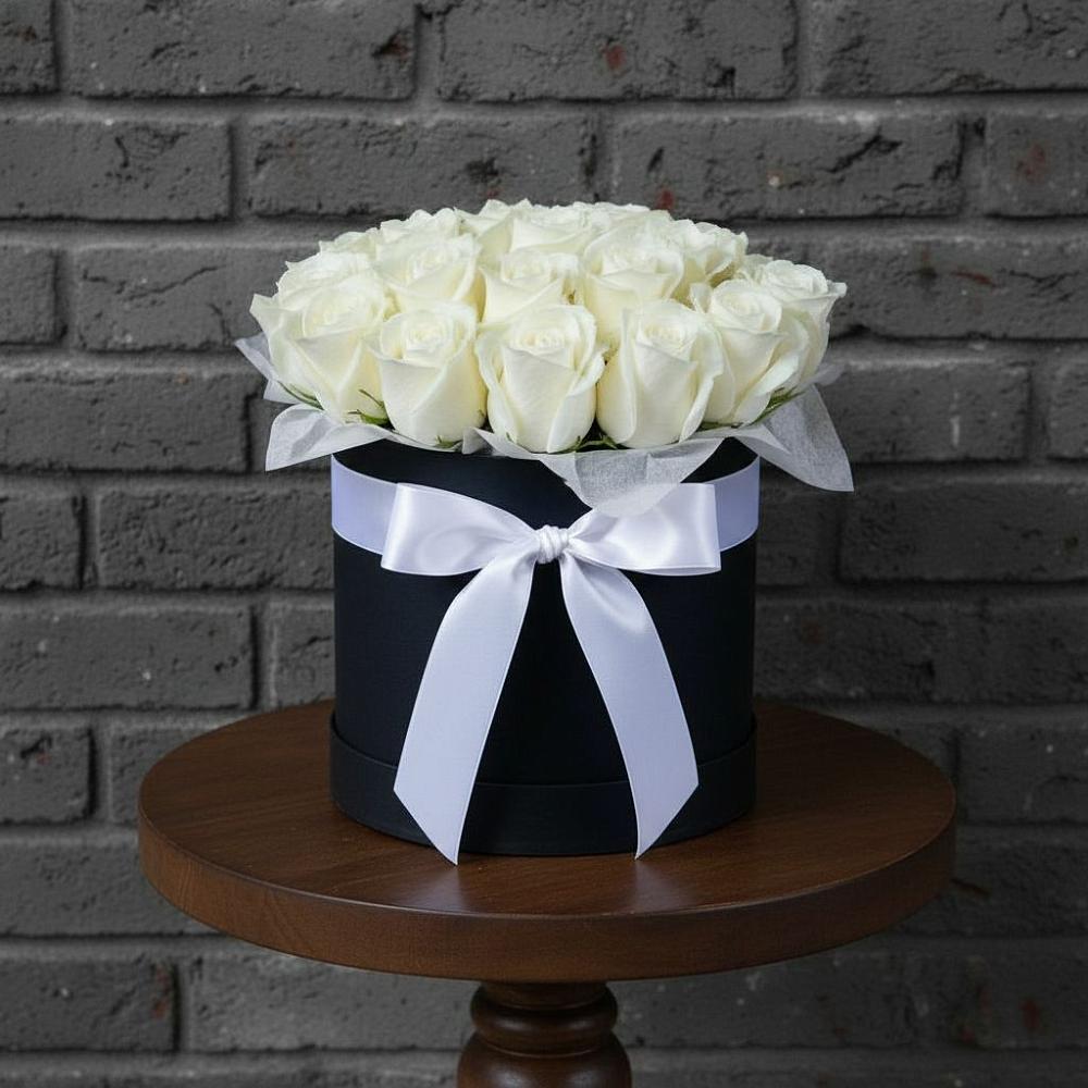 Цветочная композиция из Розы в шляпной коробке в Греческом