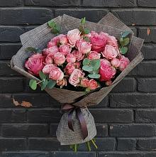 Букет цветов из:  Розы в Греческом