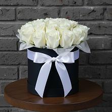 Цветочная композиция из Розы в шляпной коробке в Греческом