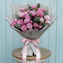 Букет цветов из:  Розы в Греческом